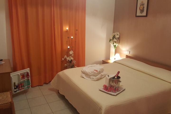 Room 2 of 16
