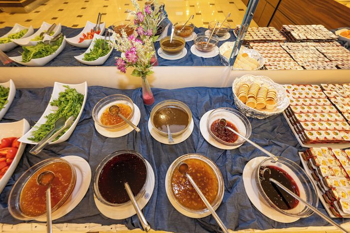Dining 55 of 61