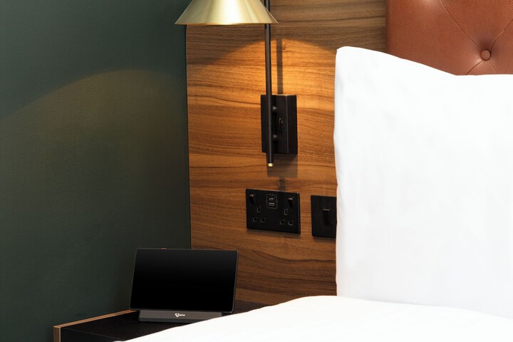 Room 4 of 51