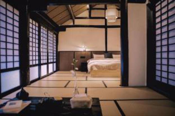 Room 5 of 7