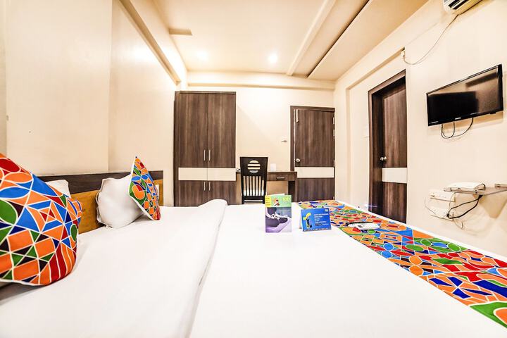 Room 11 of 24
