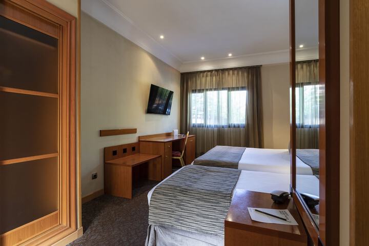 Room 25 of 69