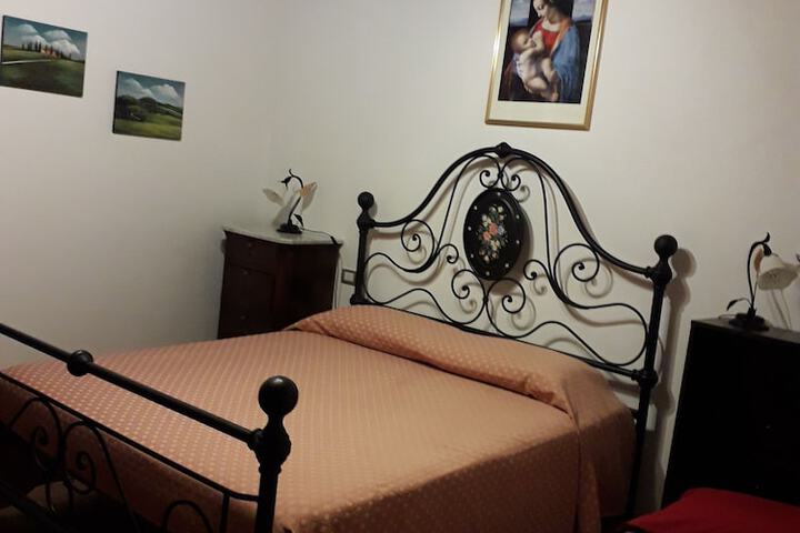 Room 25 of 42