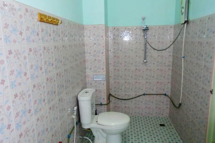 Room 13 of 19