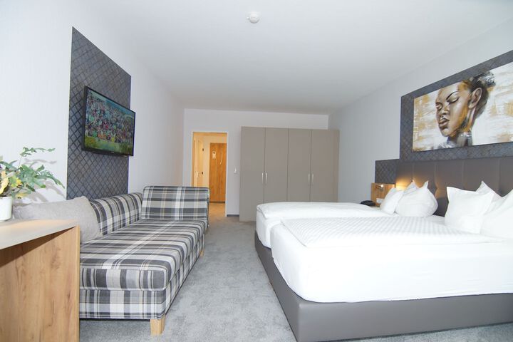 Room 35 of 161