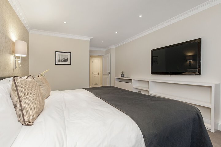 Room 12 of 181