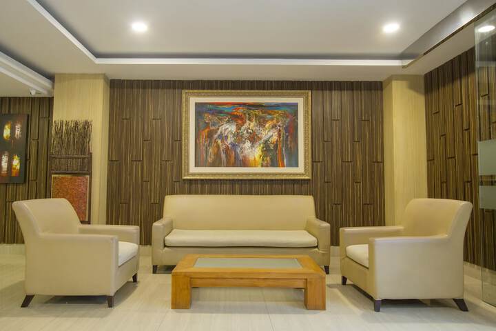 Lounge 29 of 42