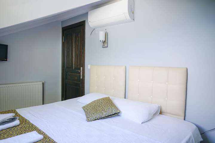 Room 22 of 53