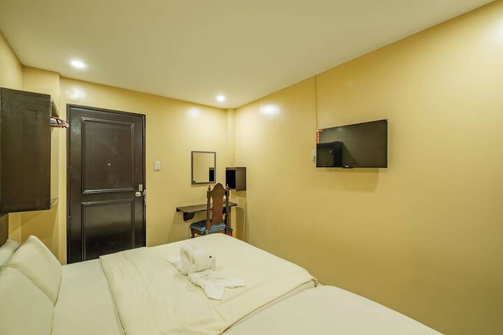 Room 17 of 28
