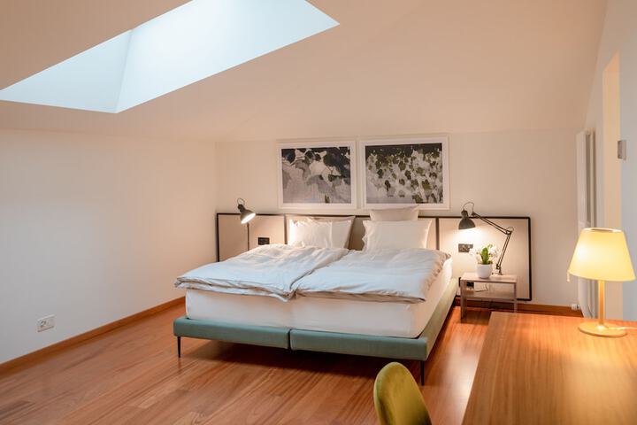 Room 18 of 37
