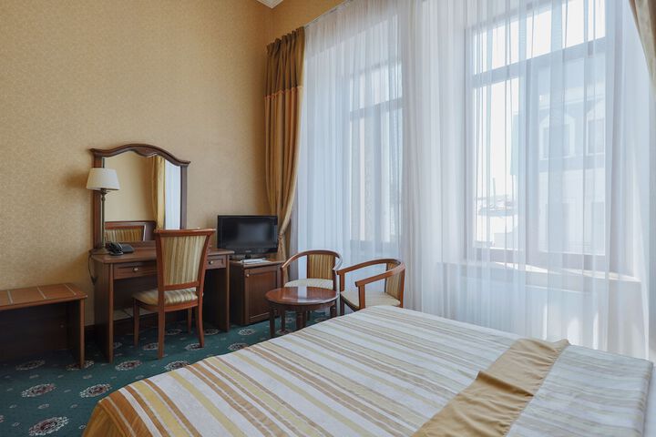 Room 14 of 77