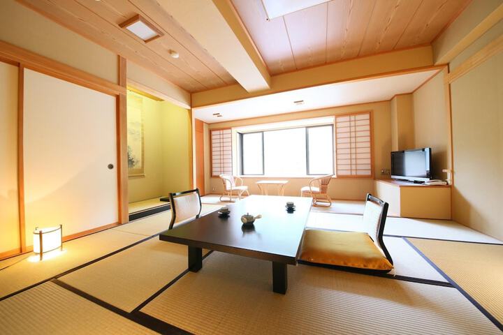Room 10 of 38