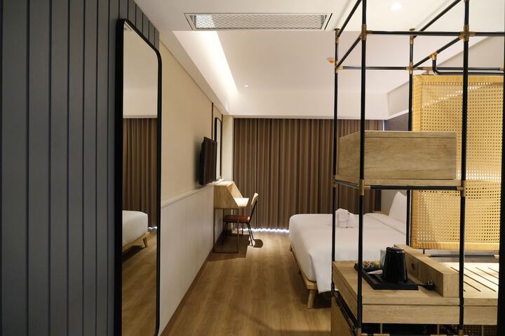 Room 3 of 23