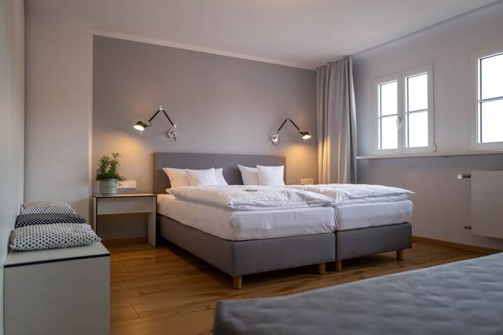 Room 28 of 395