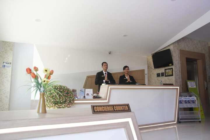 Entrance & Lobby