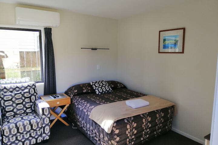 Room 9 of 76
