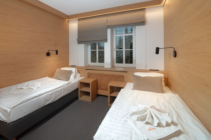 Room 16 of 72