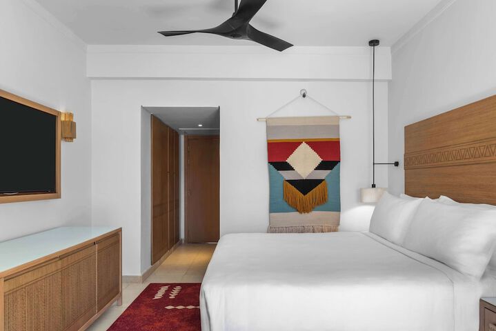 Room 42 of 199