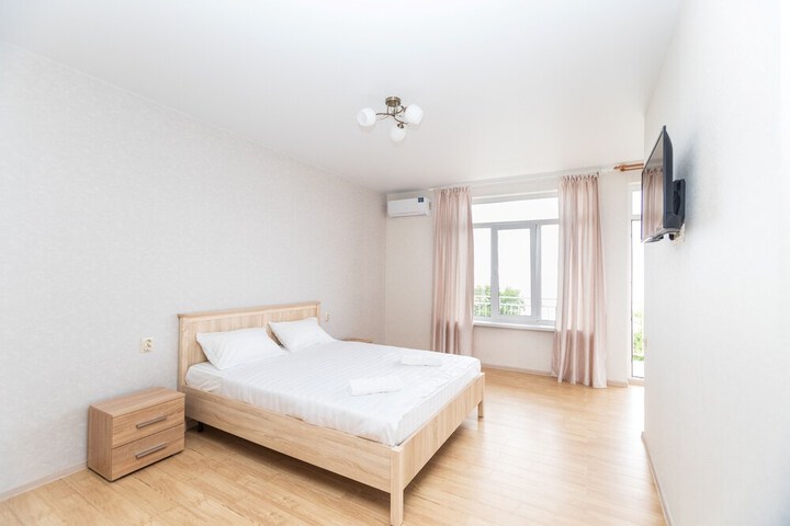 Room 16 of 28