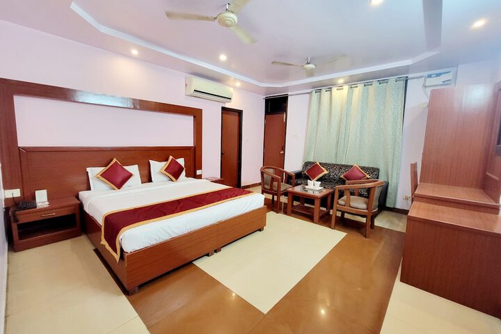 Room 8 of 38