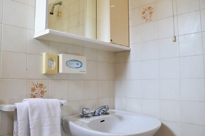 Room 15 of 27