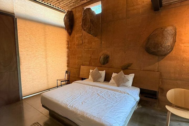Room 3 of 7