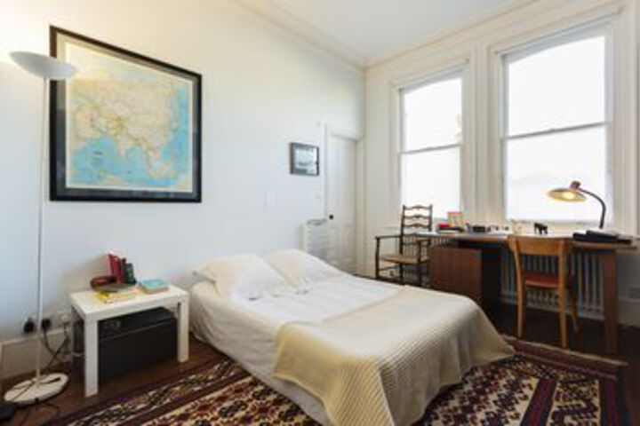 Room 6 of 14