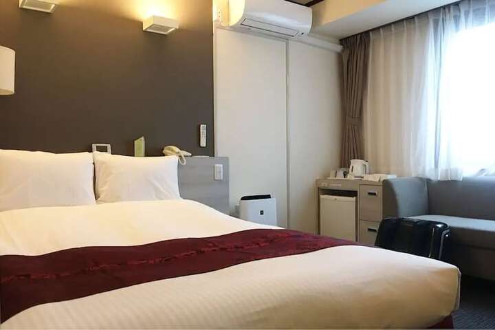 Room 4 of 35