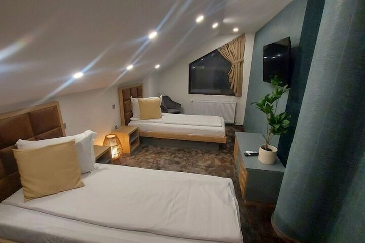 Room 49 of 98