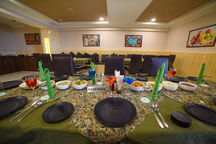 Dining 68 of 102