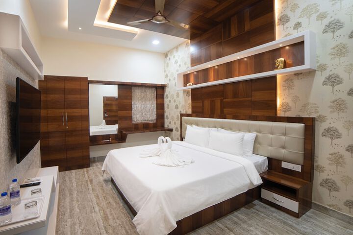 Room 37 of 102