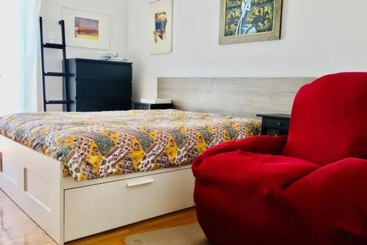 Room 4 of 19