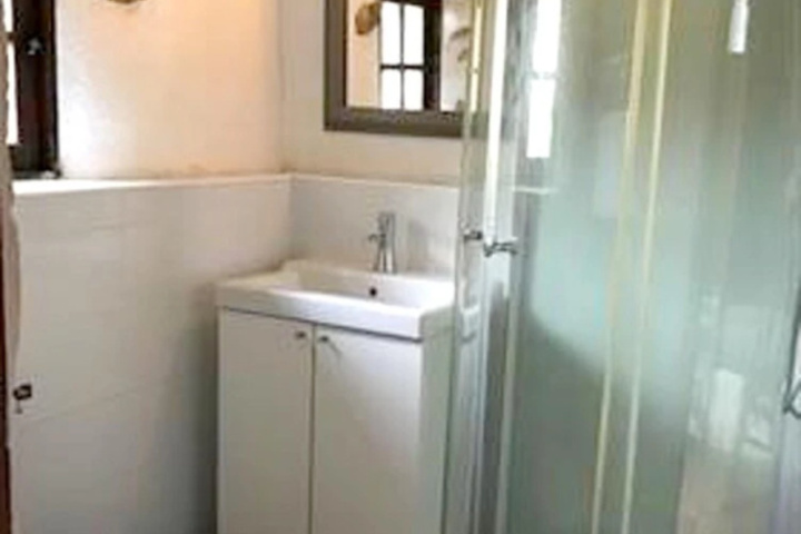 Room 6 of 17