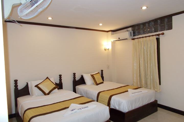 Room 11 of 24