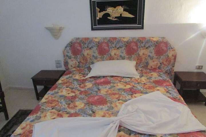 Room 8 of 20