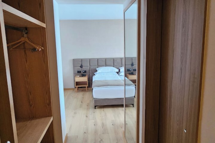 Room 15 of 56