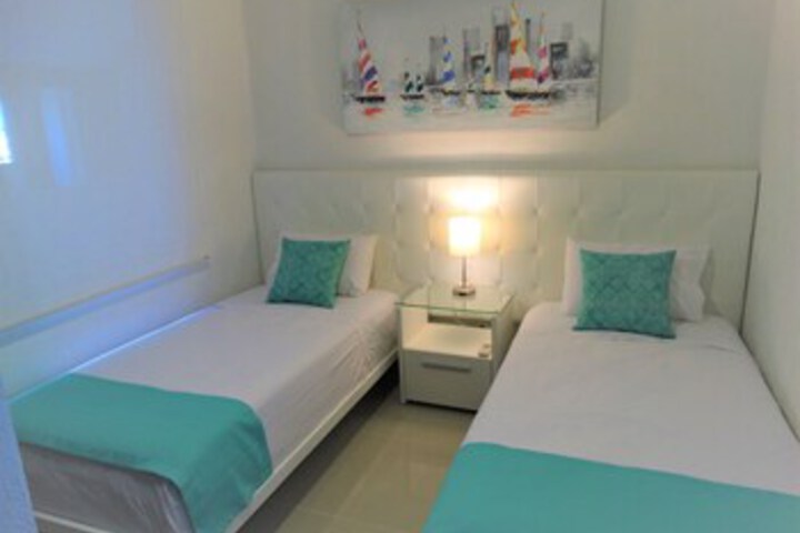 Room 9 of 26