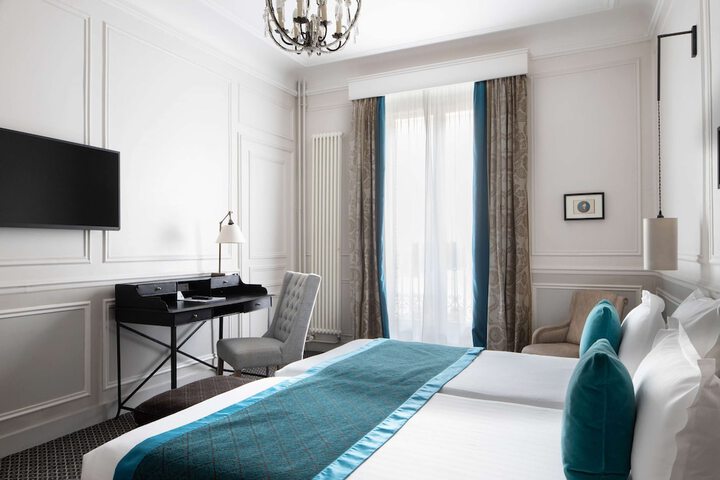 Room 35 of 74