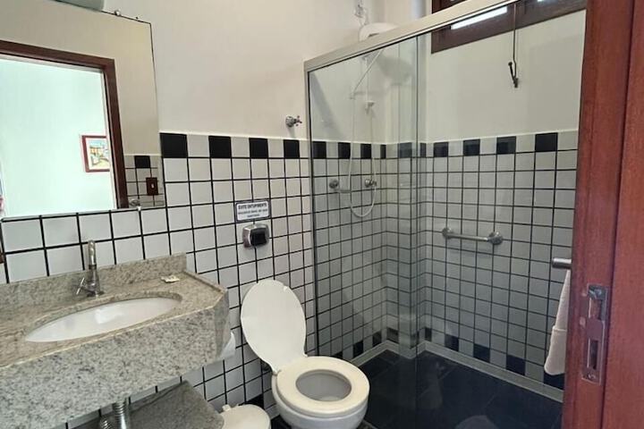 Room 16 of 19