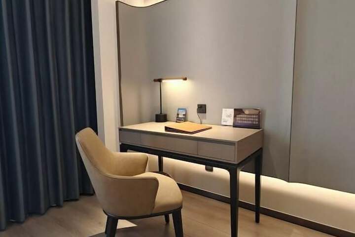 Room 17 of 62