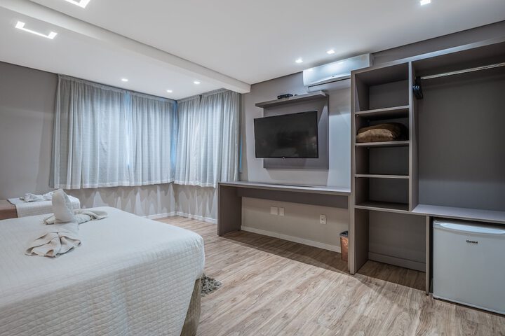 Room 16 of 39