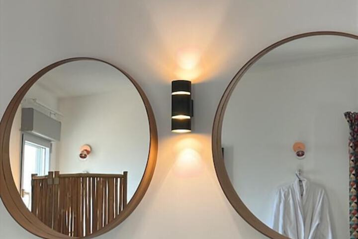 Room 52 of 76