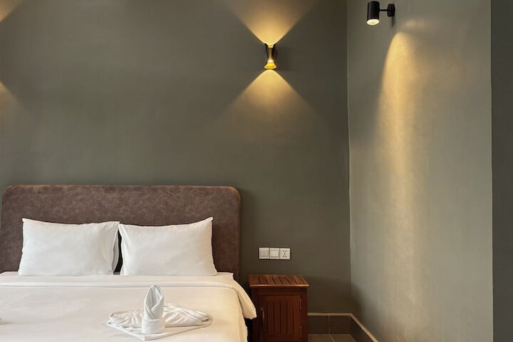 Room 17 of 40