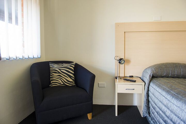 Room 8 of 37