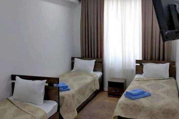 Room 8 of 23