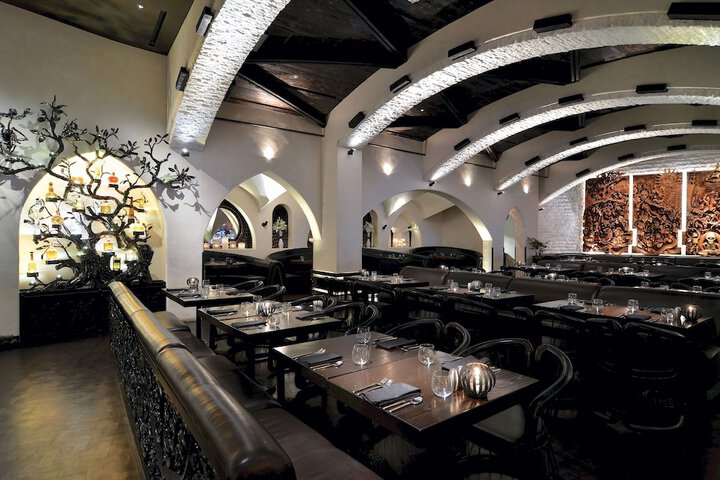 Dining 77 of 110