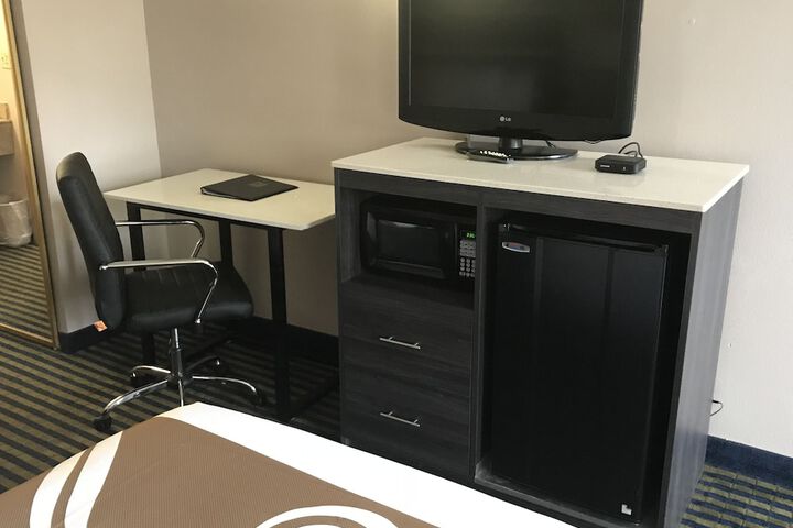 1 Double Bed Efficiency Accessible (11 of 22)