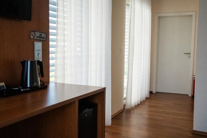 Room 22 of 63