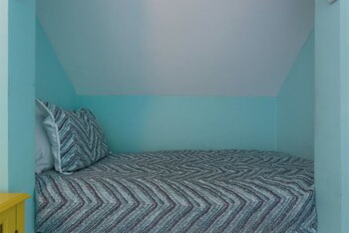 Room 73 of 77