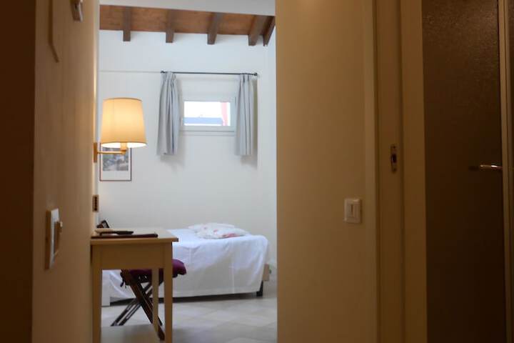 Room 19 of 40
